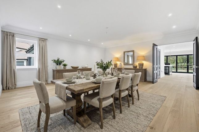 The Sherwoods, Dagwood Lane, Brentwood photo 4