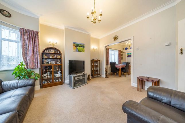 49, Rosecroft Gardens, Twickenham photo 2