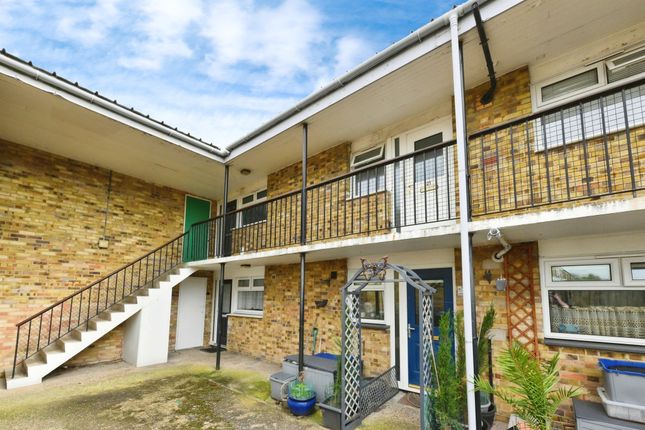 Thumbnail Flat for sale in Upper Mealines, Harlow