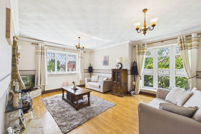 12 Chiltern Way, Manchester photo 2