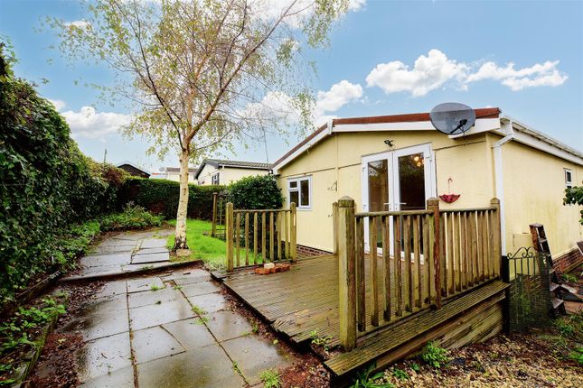 Mobile/park home for sale in Knightwood Drive, Killarney Park, Nottingham
