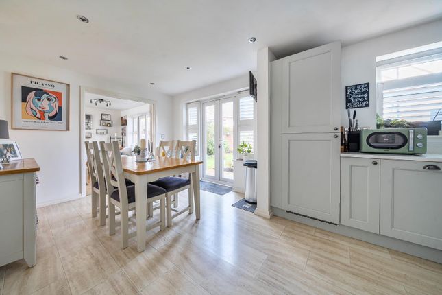 29, Cheesemans Green Lane, Kingsnorth photo 3