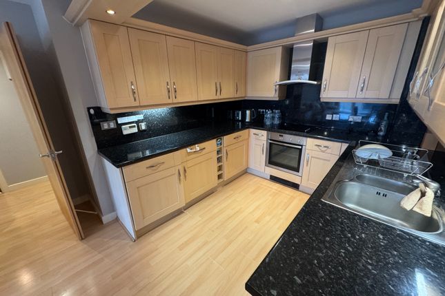 411, Imperial Point, The Quays, Salford photo 4