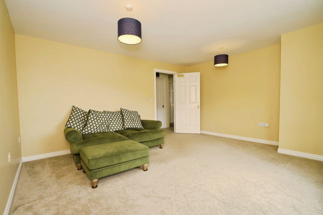 14, Tuscany Gardens, Barnsley photo 3