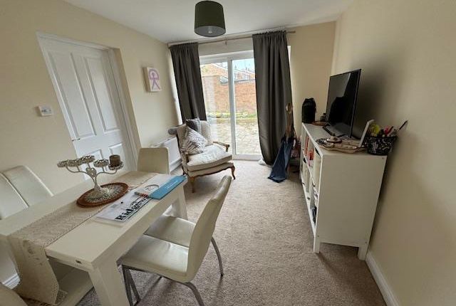 161, Windrush, Highworth photo 5