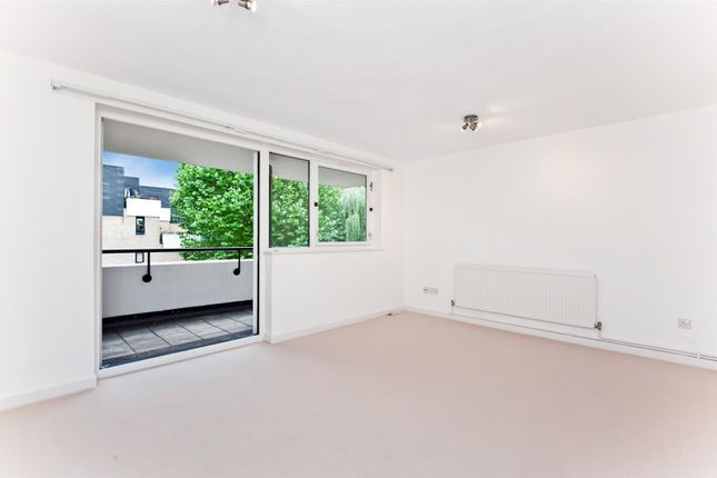 Thumbnail Shared accommodation to rent in Ericcson Close, Wandsworth