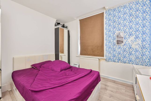 Flat for sale in Hayles Buildings, Elephant And Castle, London