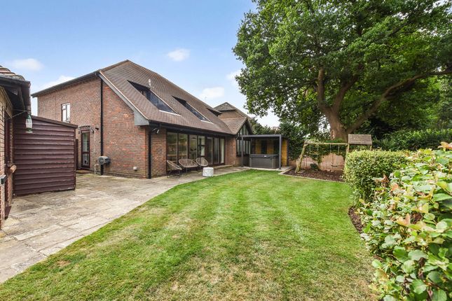 32, Plainwood Close, Chichester photo 2