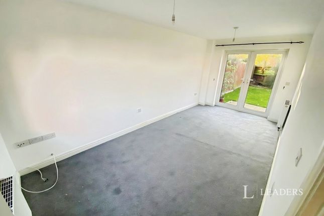 9, Springbank Drive, Bourne photo 5