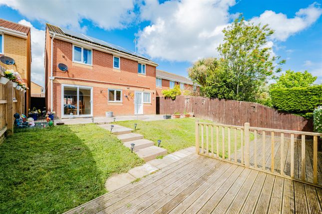 20, Thistle Close, Barry photo 4