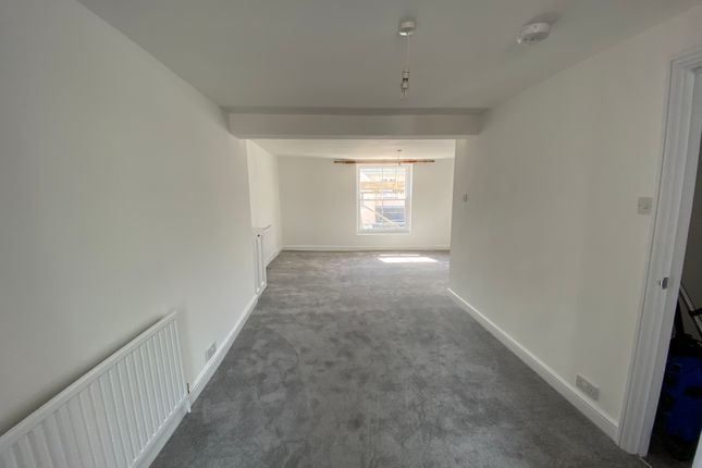 Flat to rent in Fore Street, Topsham, Exeter