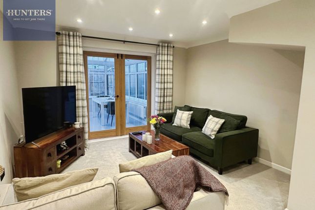 18, Heol Bryncwtyn, Bridgend photo 3