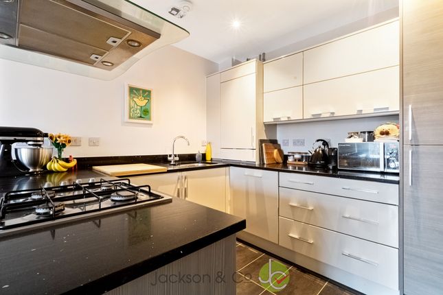 12 Watson Heights, Chelmsford, Essex photo 4