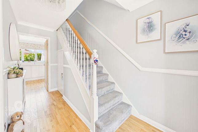 18 Potters Drive, Great Yarmouth photo 4