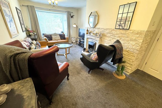 5 Woodside Way, Willenhall photo 4
