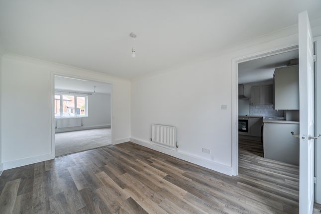 25, White Rose Close, YORK photo 4