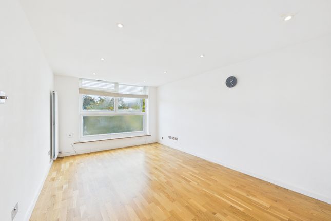 Langham Gardens, Ealing photo 2