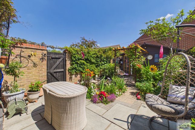 15 Blackthorn Avenue, Bognor Regis photo 4