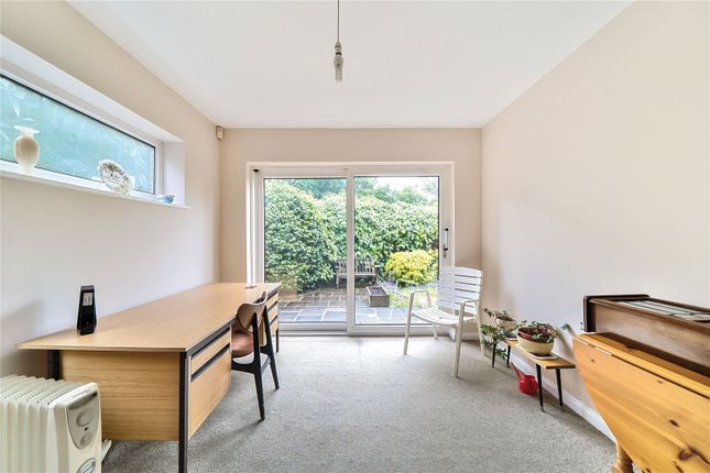 10, Roker Park Avenue, Uxbridge photo 4