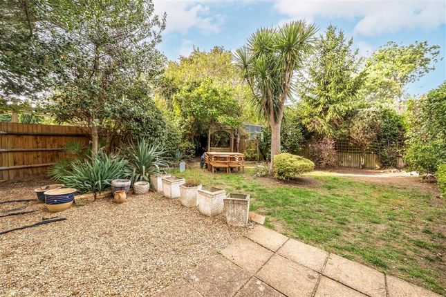 1 Kimberley Terrace, 228  A Half, Manor Lane, London photo 4