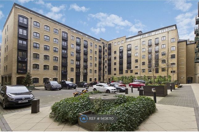 Flat to rent in Cayenne Court, London