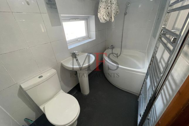 Flat to rent in Norwood Road, Southall