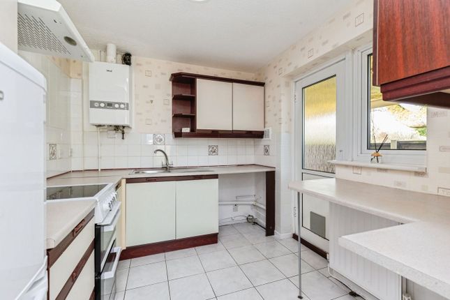 27, Woodfall, Chorley photo 4