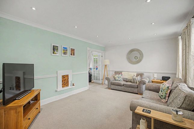 5 Apsley Grove, Altrincham photo 3