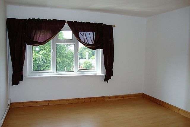 12, Gloucester Court, Caerleon photo 4