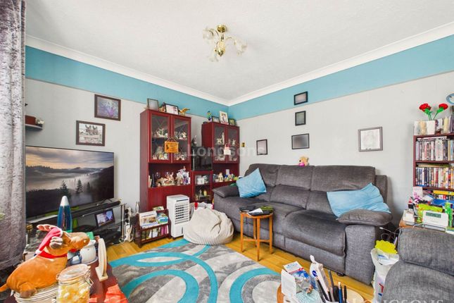 8, Hendon Avenue, Thetford photo 4