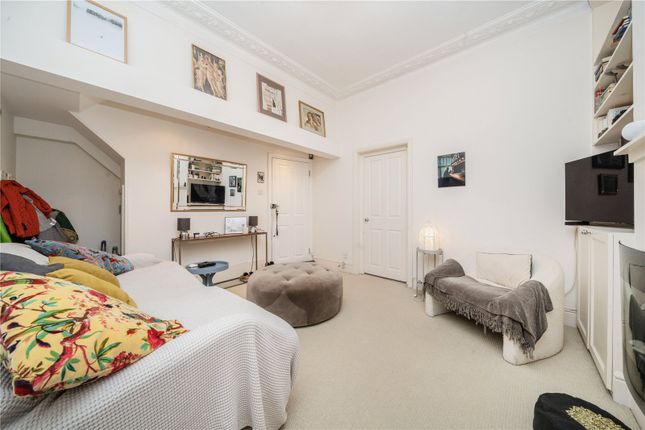 Flat for sale in Lavender Sweep, London