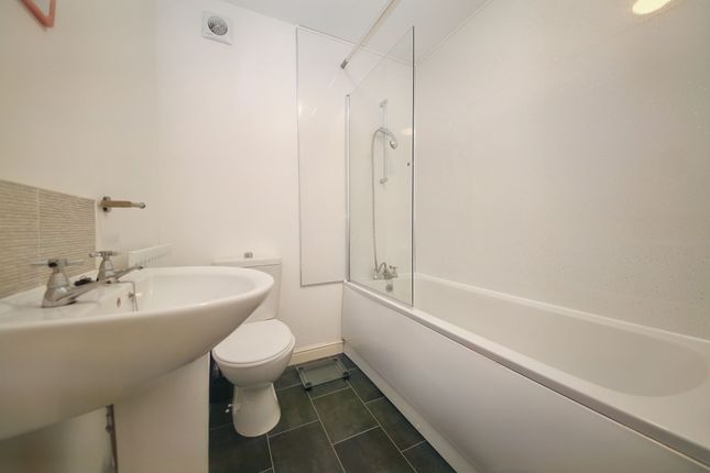47 Ribble Road, Wigan photo 4