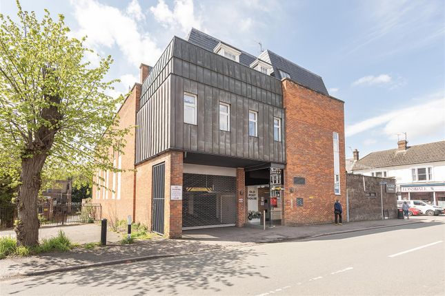 Thumbnail Flat for sale in Arden Grove, Harpenden