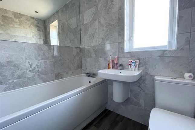 Town house for sale in Cowleaze Path, Banwell