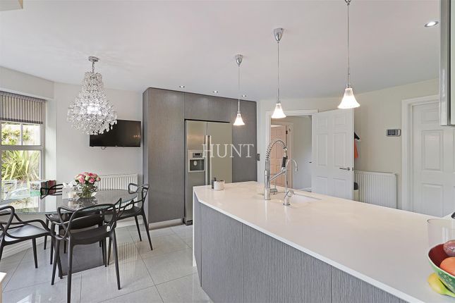 14, Hazel Lane, Woodford Green photo 3