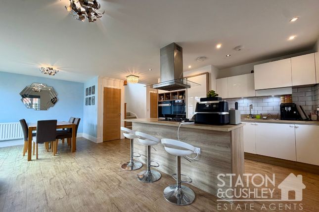 21 Kingfisher Way, Newark photo 3