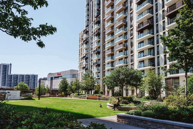 2-bed flat on 182 Belvedere Row Apartments, Fountain Park Way, London, £1,050,000