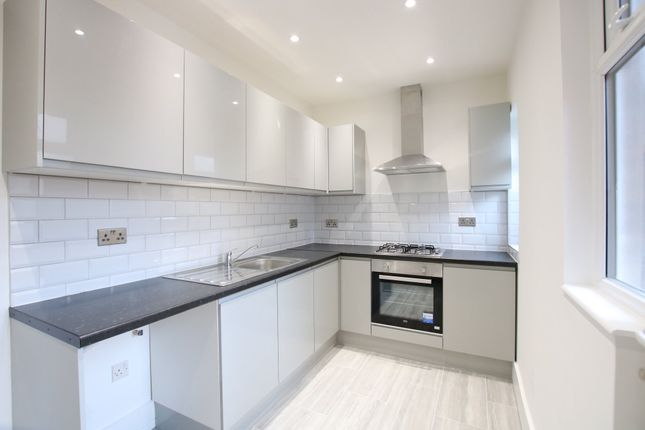 Thumbnail Maisonette to rent in Temple Road, Cricklewood