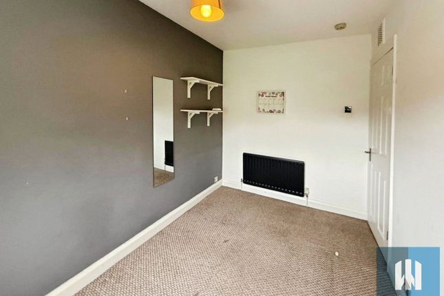 36, Manor Rise, Huddersfield photo 5