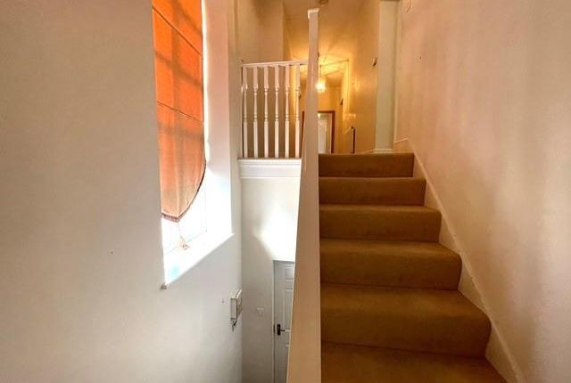 8 Oak Bank Manor, Crow Hill Rise, Mansfield photo 3