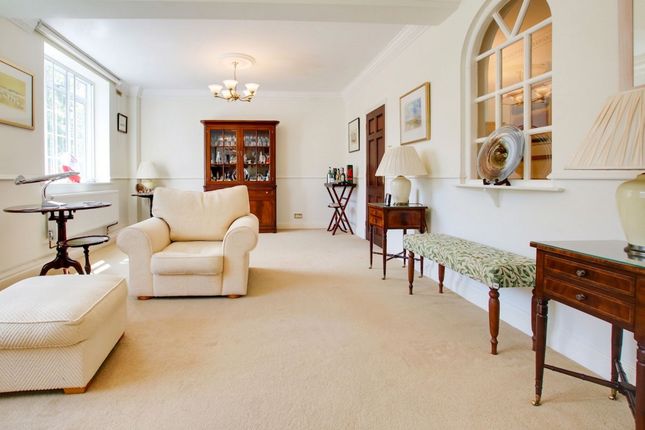 26 Stoneygate Court, Leicester photo 4
