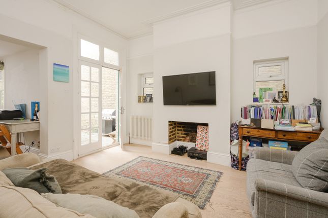 72, Haydon Park Road, London photo 4