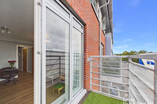 97 Kingfisher Meadow, Maidstone photo 4