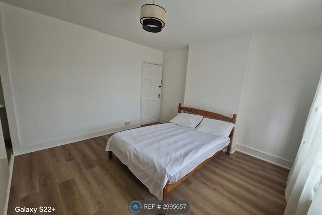 Brickfield Lane, Harlington, Hayes photo 5