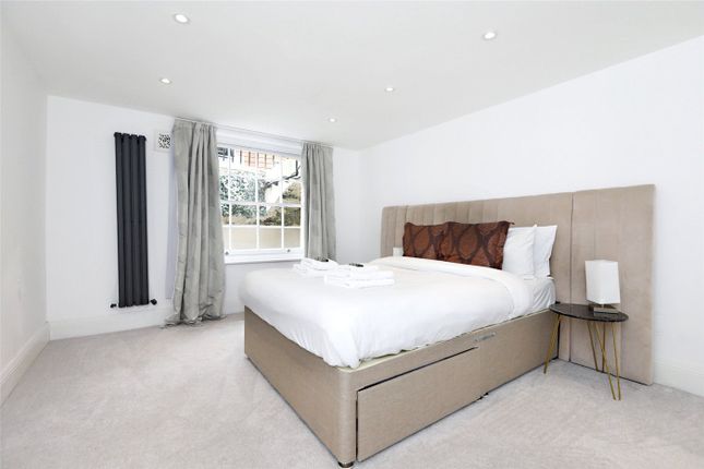 Flat for sale in Lloyd Baker Street, London