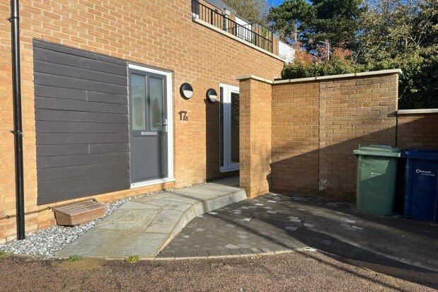 Thumbnail Flat to rent in Greenlands, Cambridge