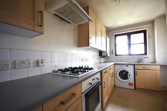 Flat for sale in Peace Grove, Wembley