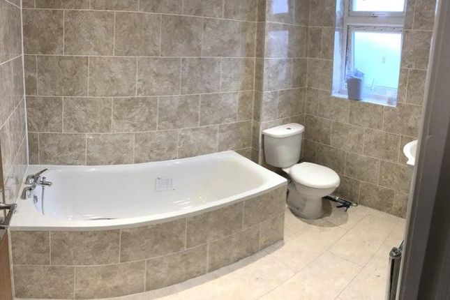 46V, Hurstbourne Gardens, Barking photo 5