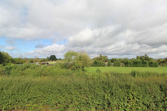 5, Spinner Close, Leicester photo 3