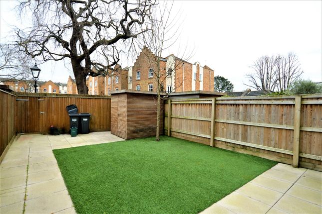 Town house for sale in Egerton Drive, Isleworth
